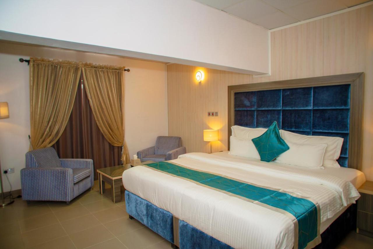 Riviera Suites Lagos Eksteriør billede